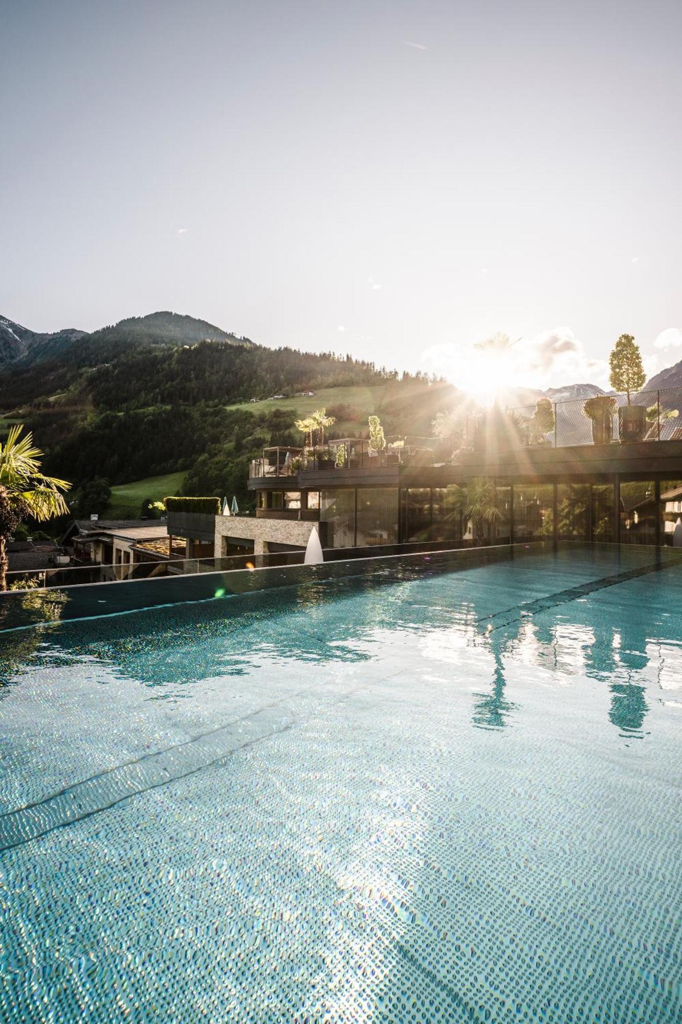 Stroblhof Active Family Spa Resort San Leonardo in Passiria Exterior photo